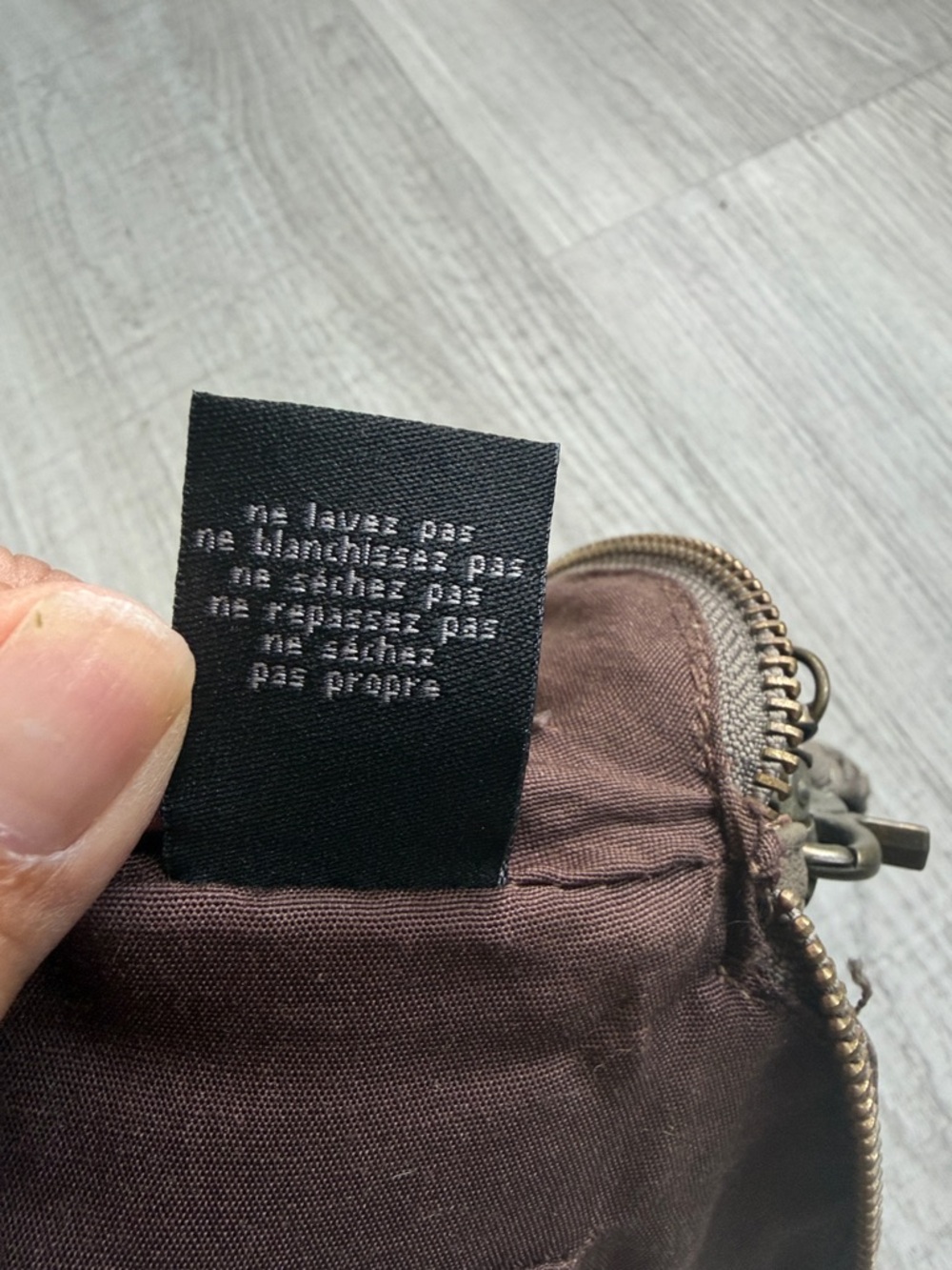 Deena‎ & Ozzy Taupe Crossbody Bag Pleated Front Vegan Leather - Picture 7 of 8